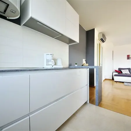 Deluxe 5d * זאדאר