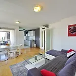 Deluxe 5d Apartment *