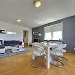 Deluxe 5d * Zára