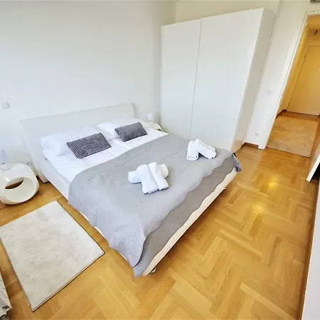 Apartment Deluxe 5d *