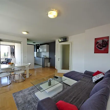 Deluxe 5d Apartment