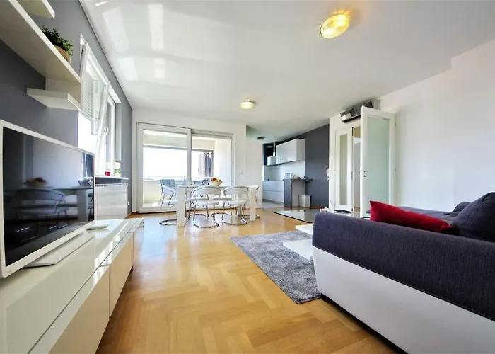 Deluxe 5d Lejlighed *