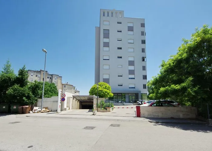 شقة Deluxe 5d زادار